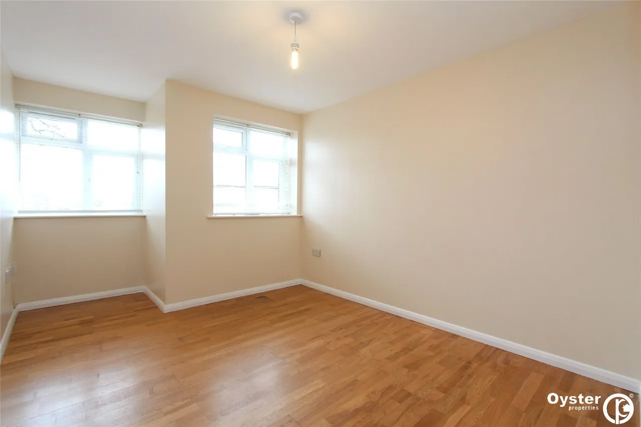 Edgwarebury Lane, Edgware, HA8, photo 5