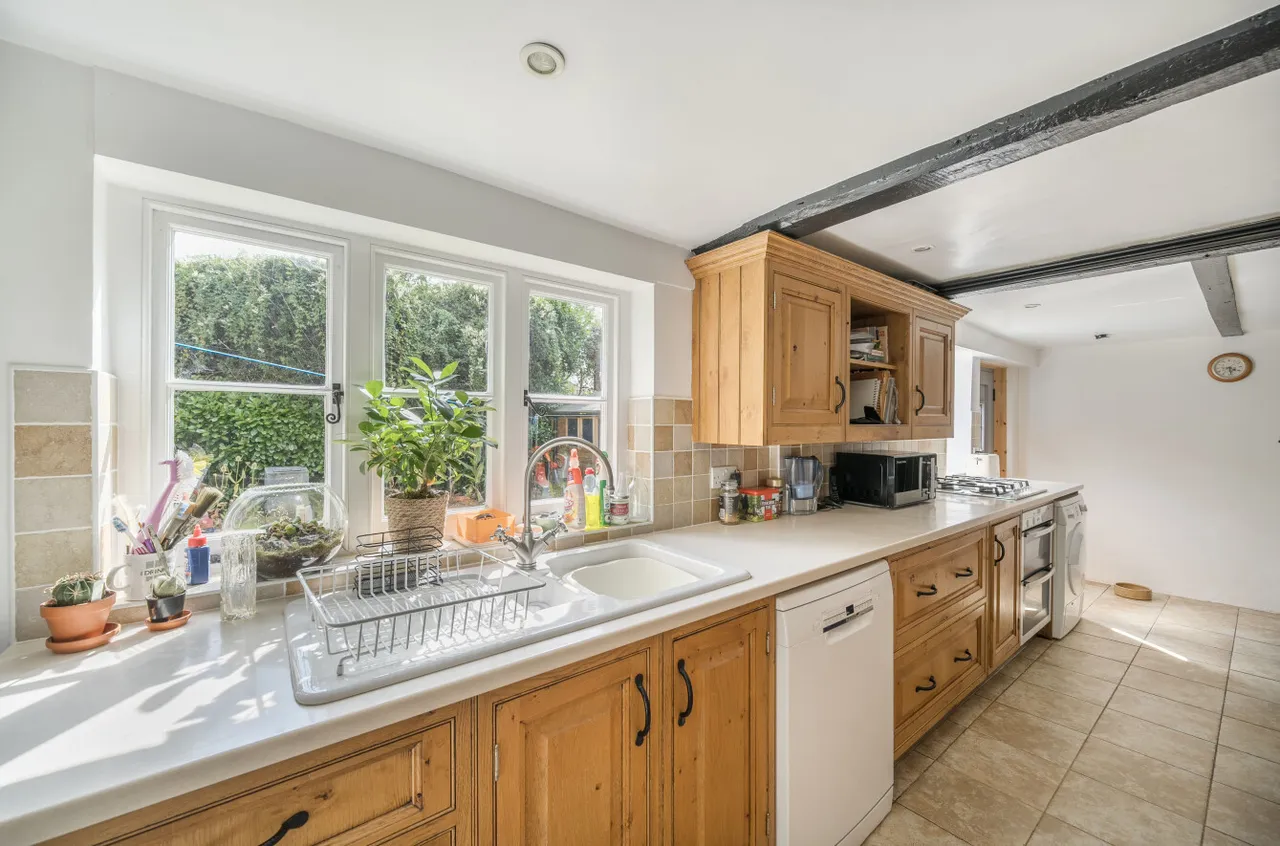 London Road, East Grinstead, West Sussex, RH19 1PH, photo 12