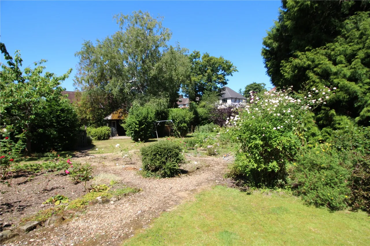 London Road, East Grinstead, West Sussex, RH19 1PH, photo 21