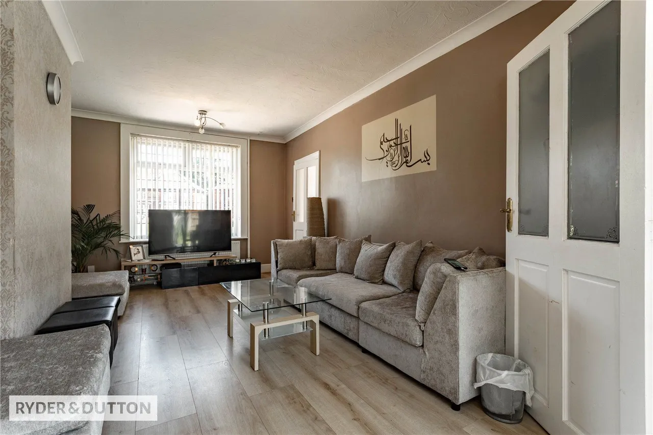 Dicken Green, Queensway, OL11, photo 3