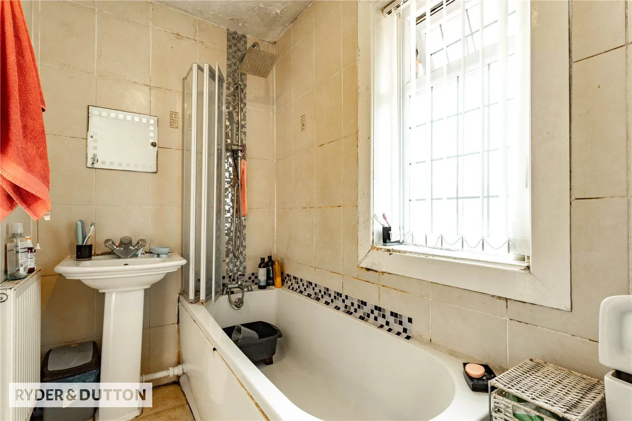 Dicken Green, Queensway, OL11, photo 12