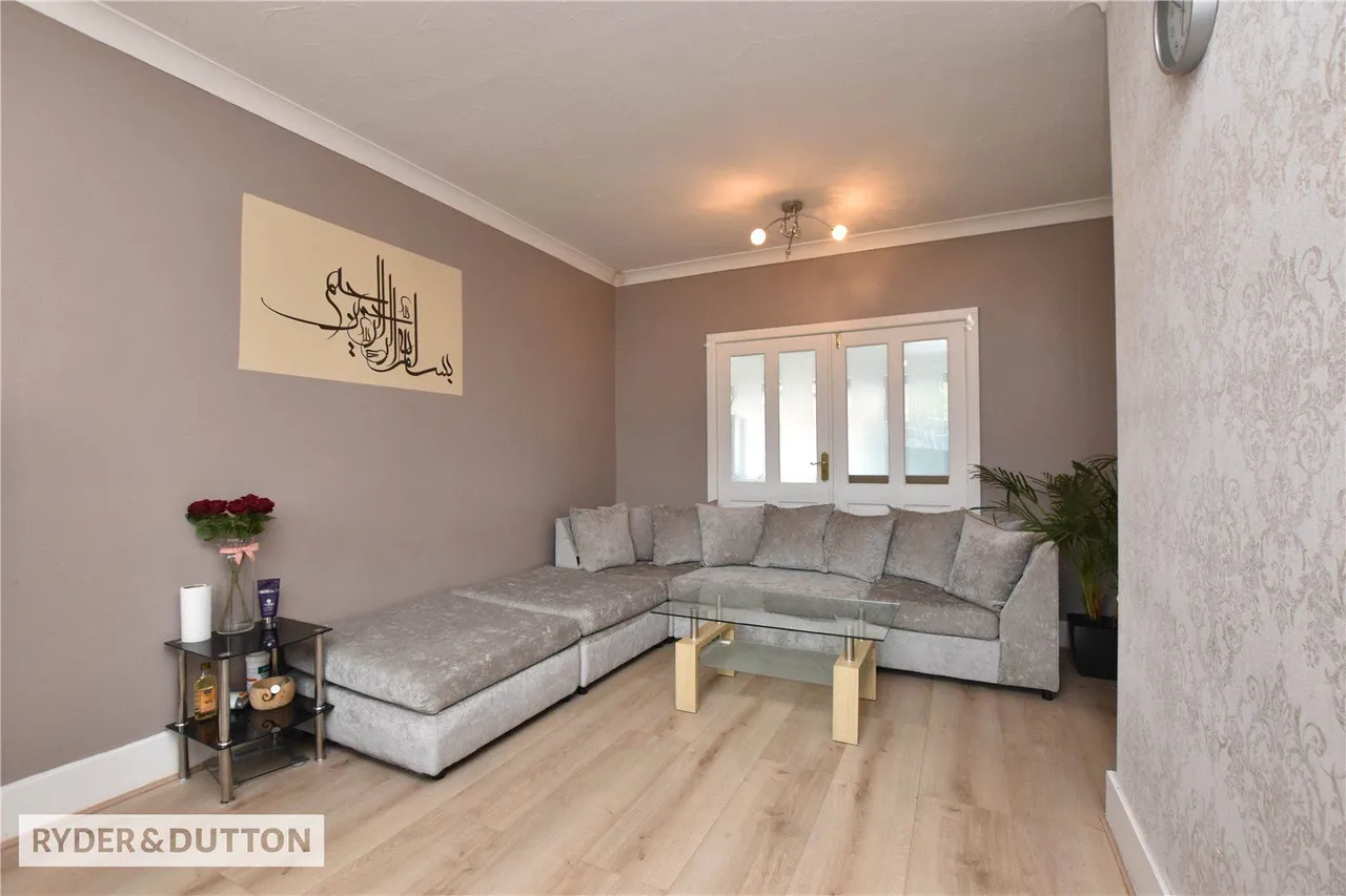 Dicken Green, Queensway, OL11, photo 4
