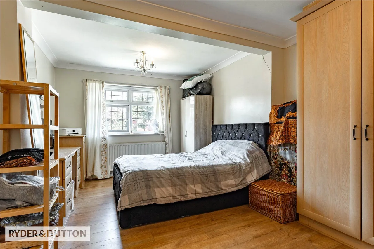 Dicken Green, Queensway, OL11, photo 7