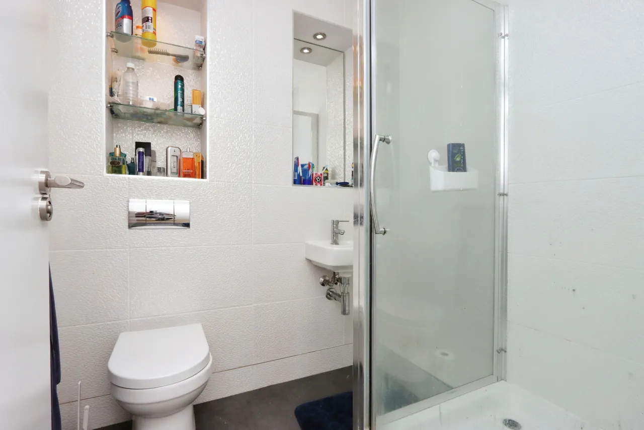 Woodseats Road, Sheffield, South Yorkshire, S8, photo 15