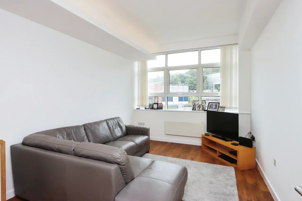 Woodseats Road, Sheffield, South Yorkshire, S8, photo 3