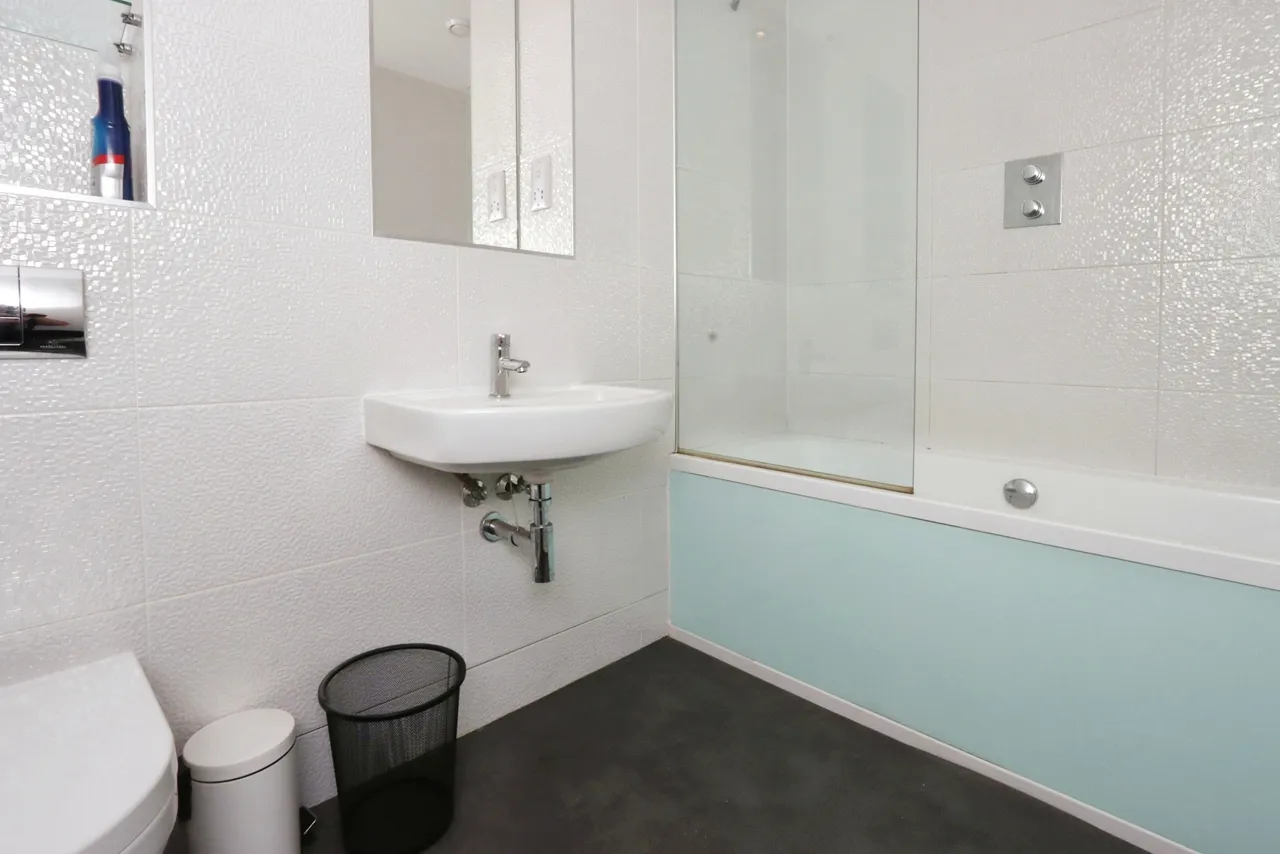 Woodseats Road, Sheffield, South Yorkshire, S8, photo 4