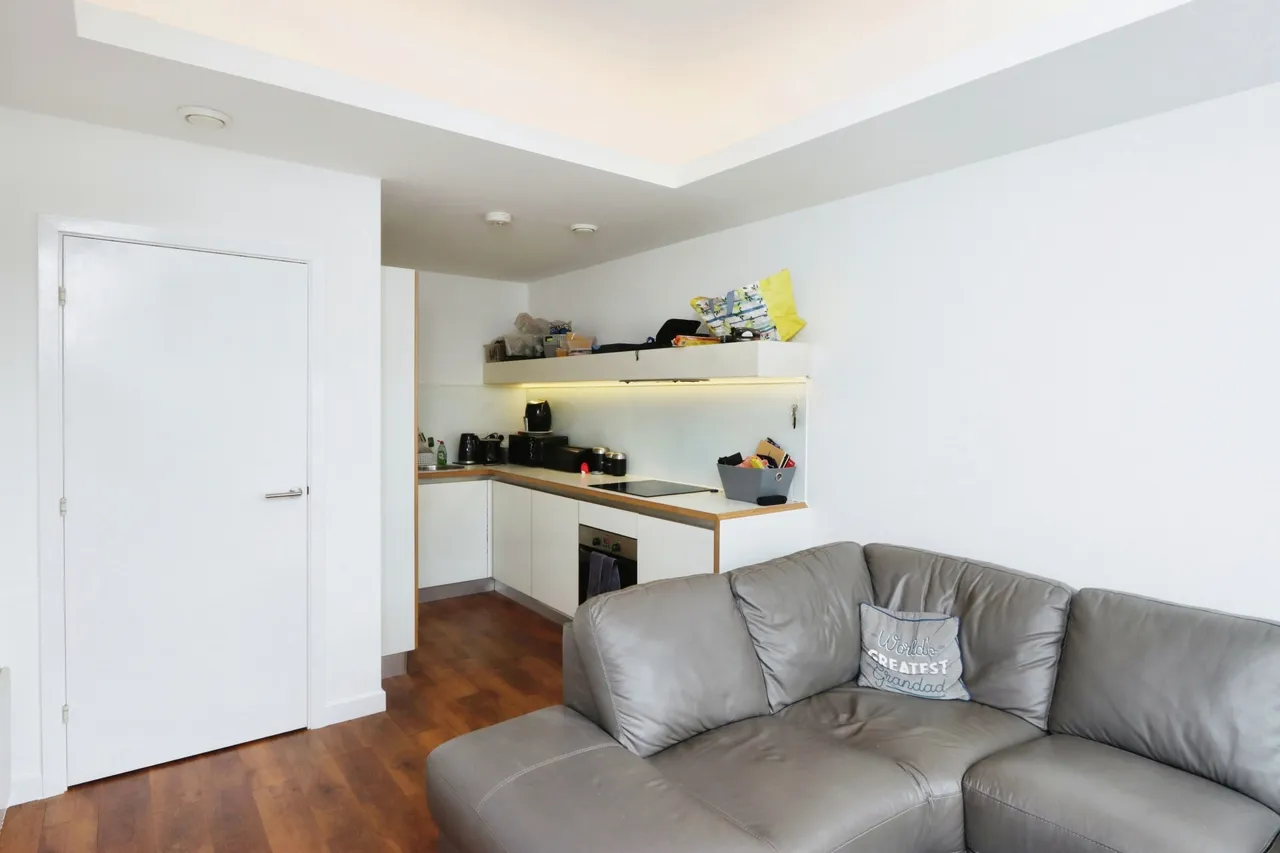 Woodseats Road, Sheffield, South Yorkshire, S8, photo 7