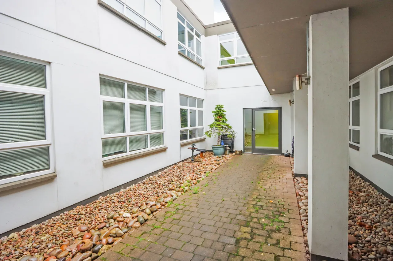 Woodseats Road, Sheffield, South Yorkshire, S8, photo 17
