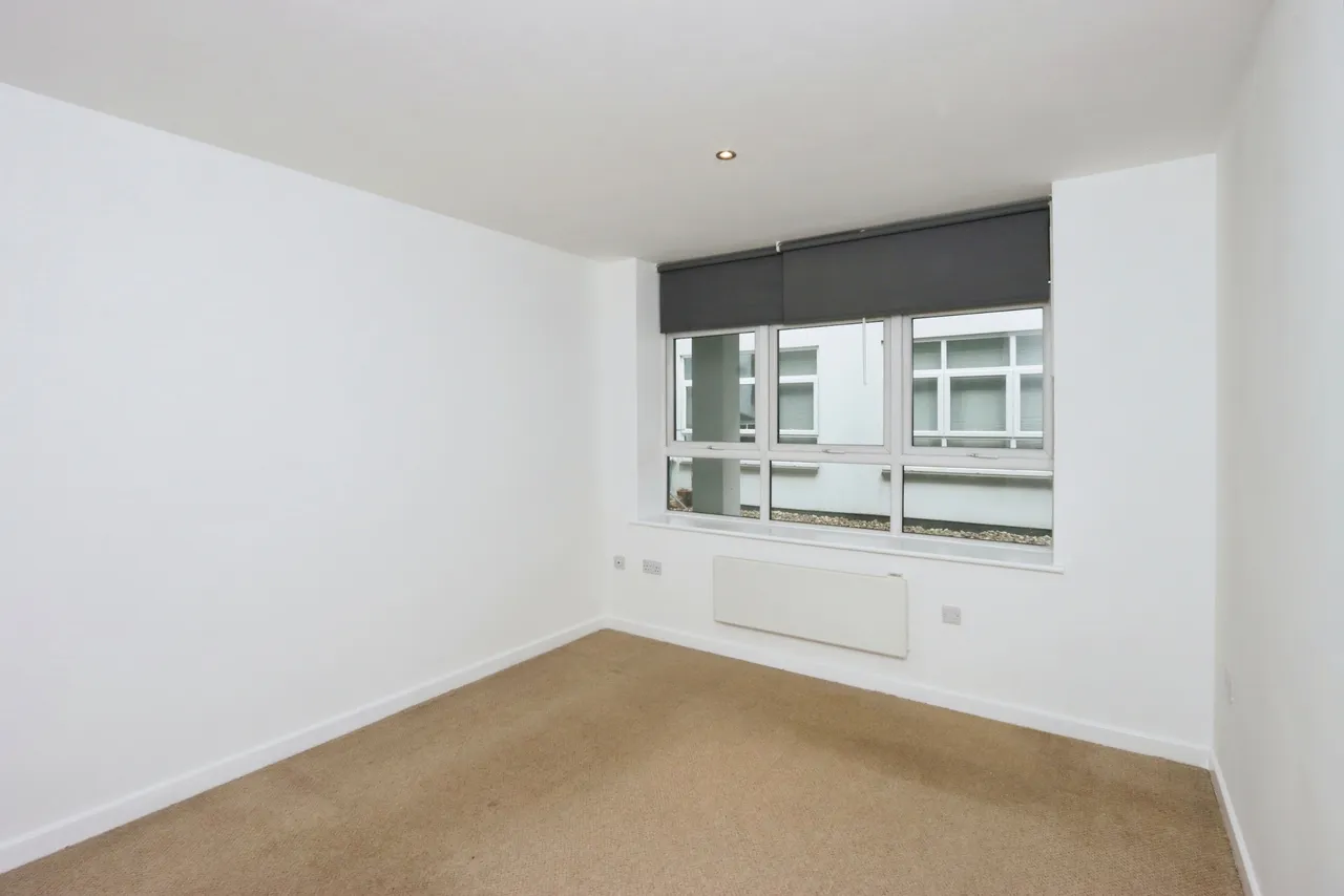 Woodseats Road, Sheffield, South Yorkshire, S8, photo 11