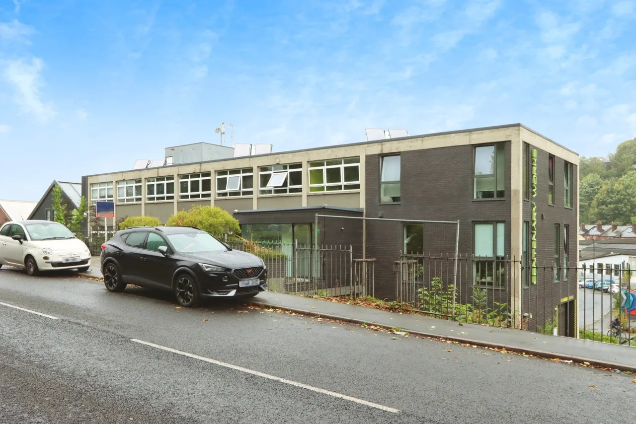 Woodseats Road, Sheffield, South Yorkshire, S8, photo 16