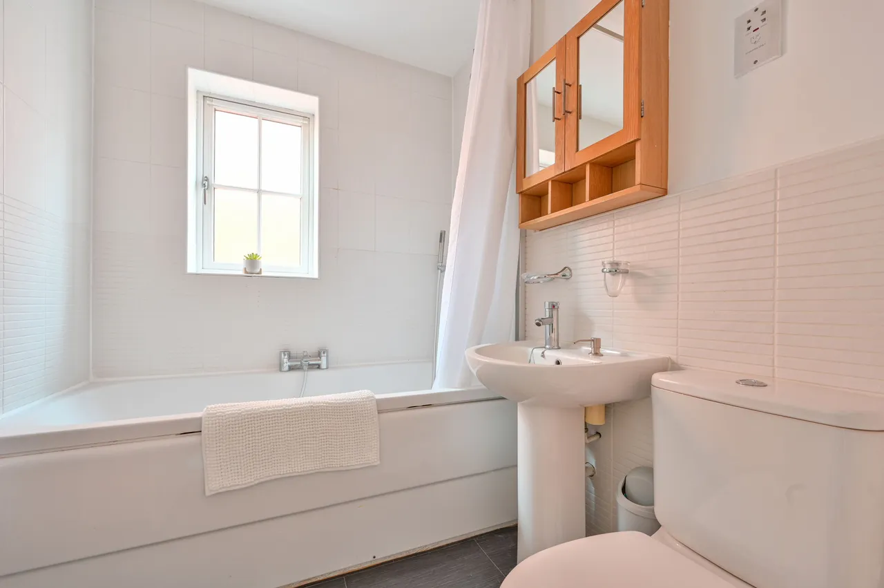 West Byfleet, KT14, photo 11