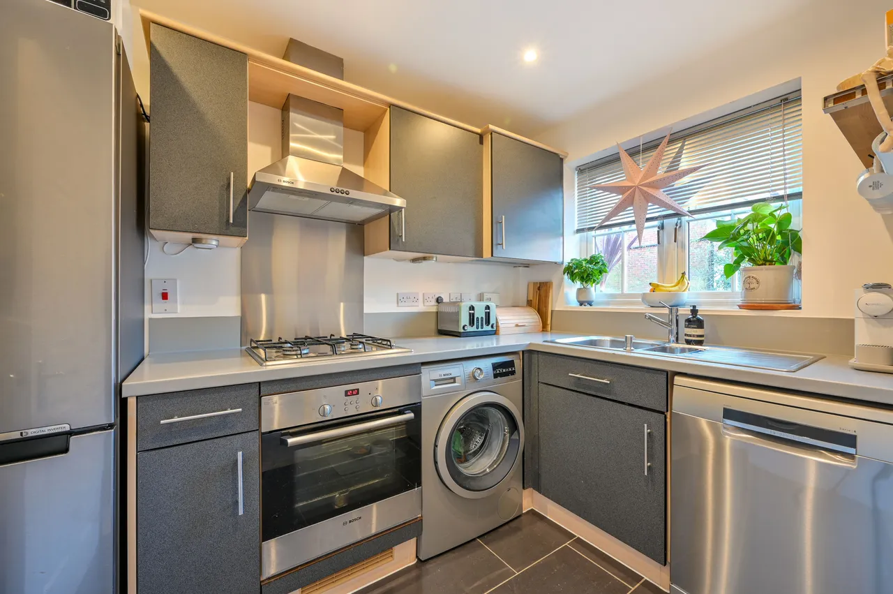 West Byfleet, KT14, photo 2