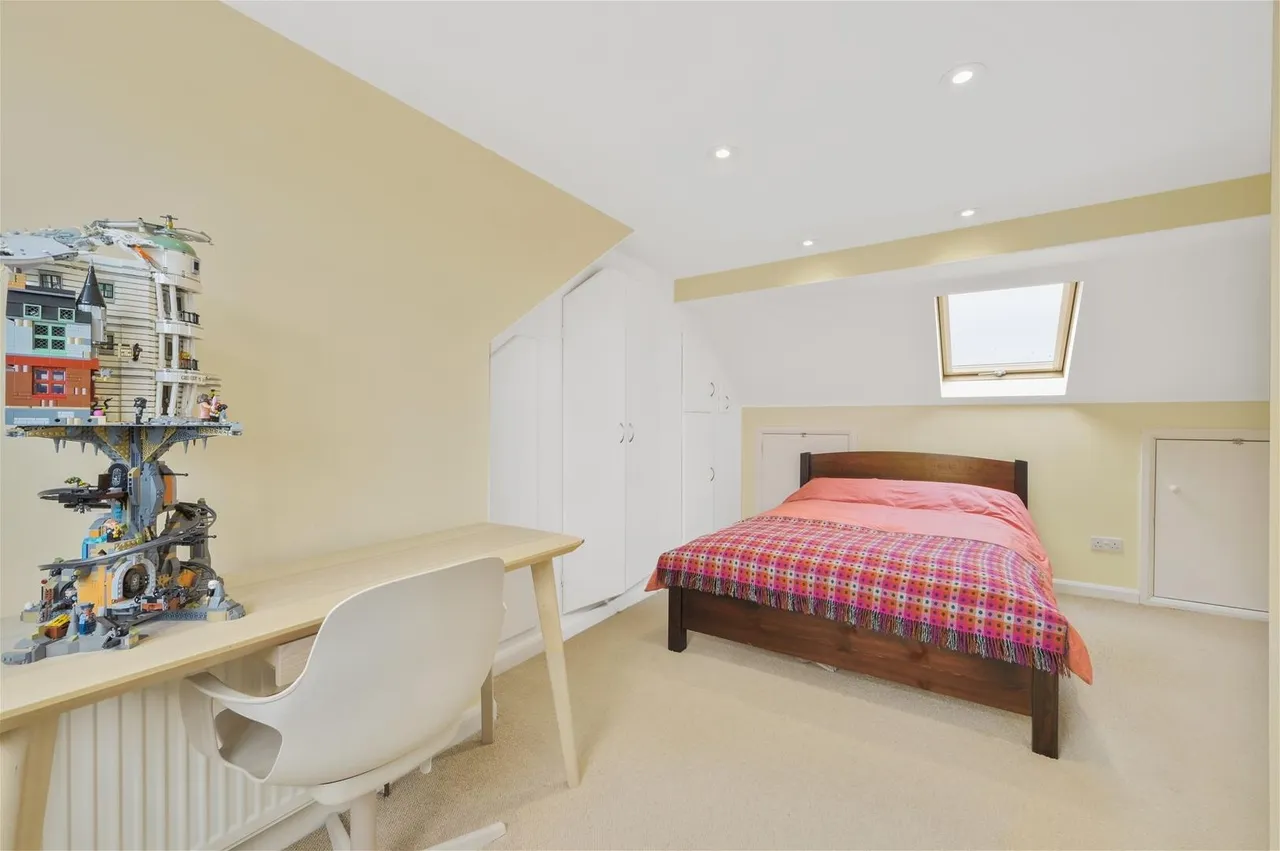 Myrtle Grove, New Malden, Surrey KT3 3LF, photo 10