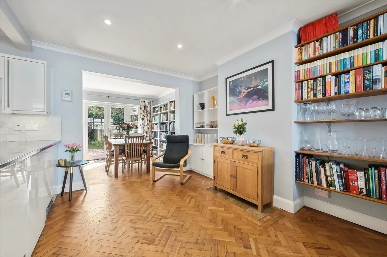 Myrtle Grove, New Malden, Surrey KT3 3LF, photo 2