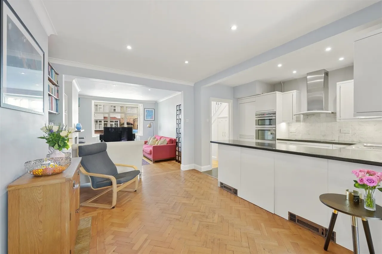 Myrtle Grove, New Malden, Surrey KT3 3LF, photo 5