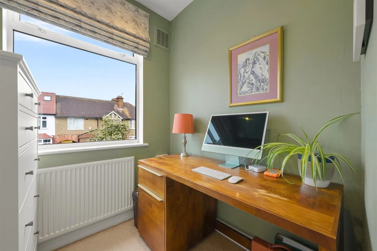 Myrtle Grove, New Malden, Surrey KT3 3LF, photo 3