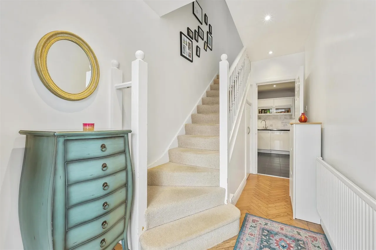 Myrtle Grove, New Malden, Surrey KT3 3LF, photo 8