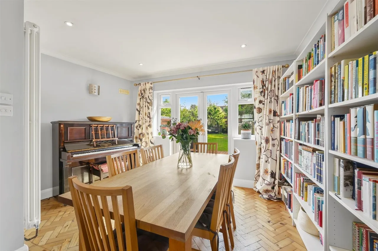 Myrtle Grove, New Malden, Surrey KT3 3LF, photo 9
