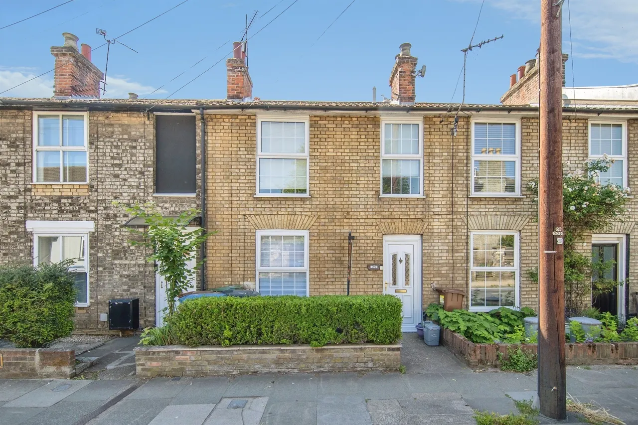 2 bed house for sale — Woodbridge Road, Ipswich