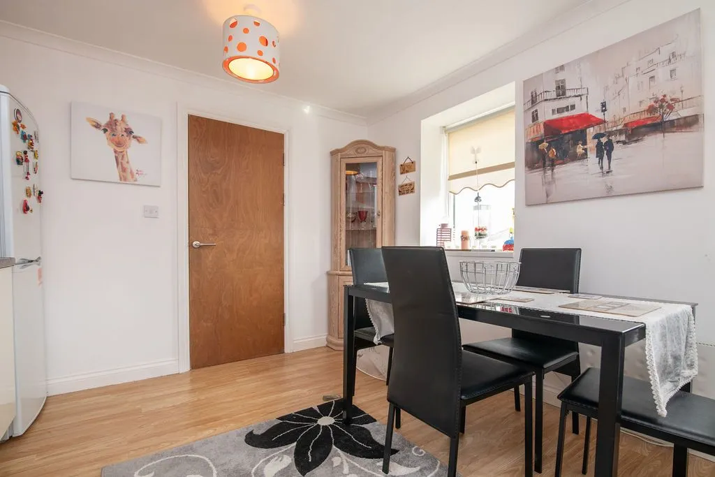 Flat 3, 30 High Street, Studley, B80 7HJ, photo 4