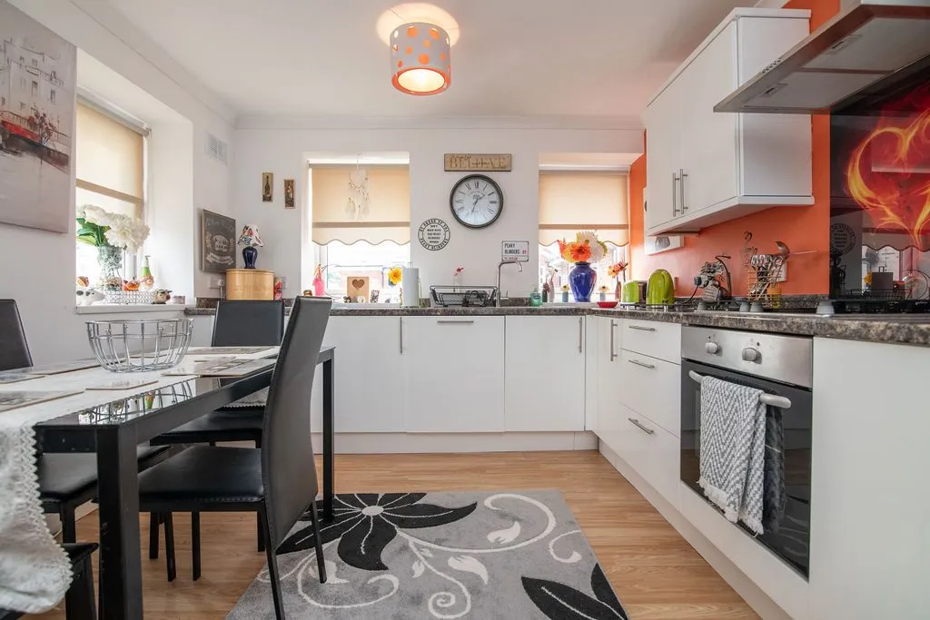Flat 3, 30 High Street, Studley, B80 7HJ, photo 2