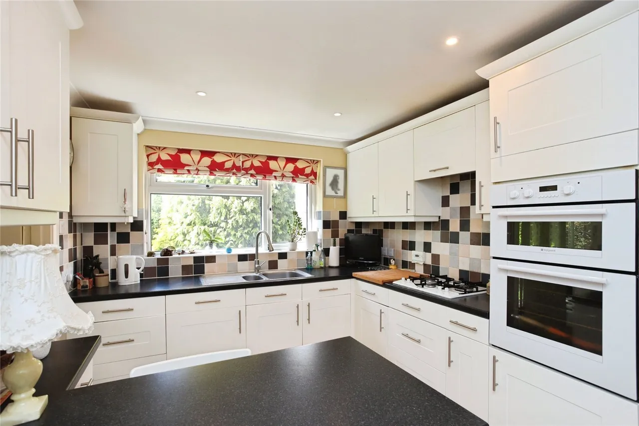 Oakfield, Hawkhurst, TN18, photo 9