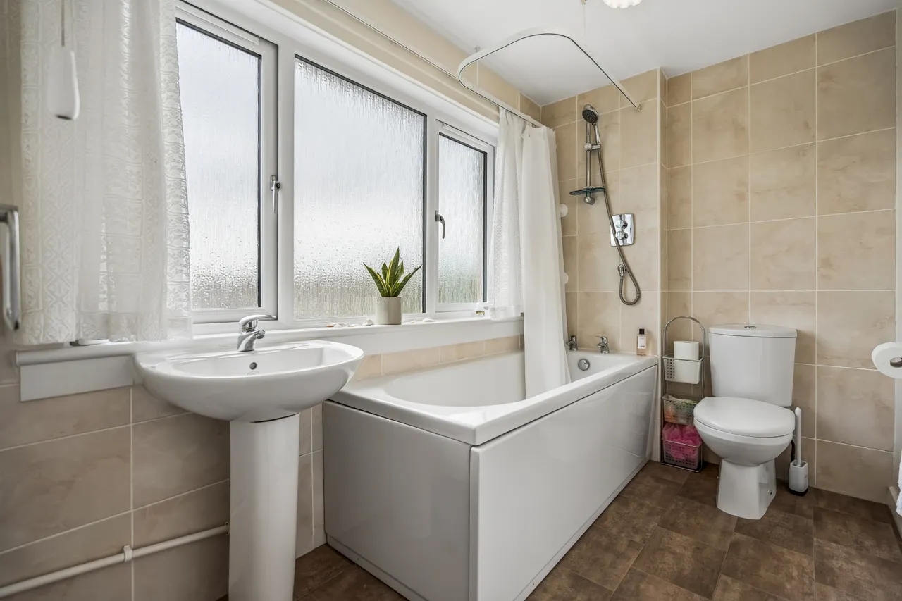 Torry Drive, Alva, FK12, photo 17