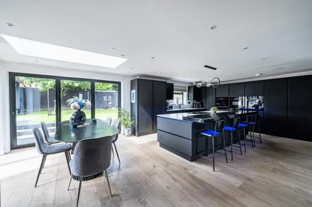Sorrel Drive, Lightwater, GU18, photo 6
