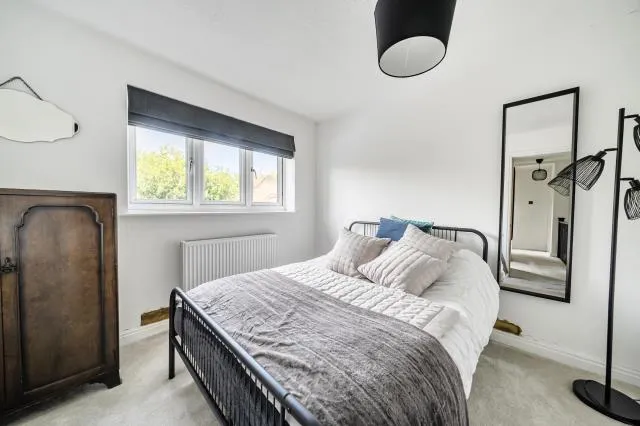 Sorrel Drive, Lightwater, GU18, photo 18