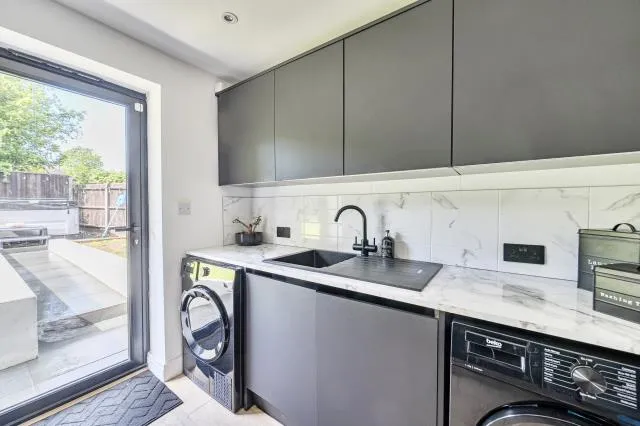 Sorrel Drive, Lightwater, GU18, photo 13