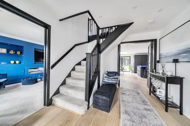 Sorrel Drive, Lightwater, GU18, photo 14