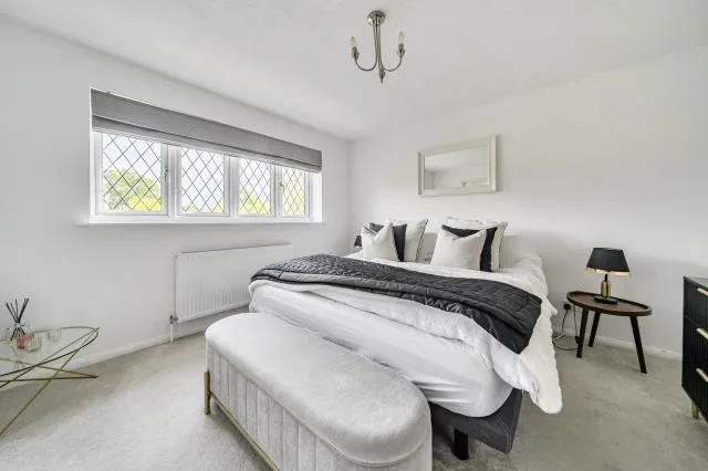 Sorrel Drive, Lightwater, GU18, photo 15