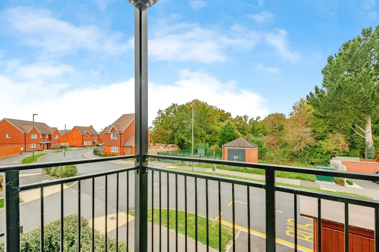 Hoadley Road, Horley, RH6, photo 10