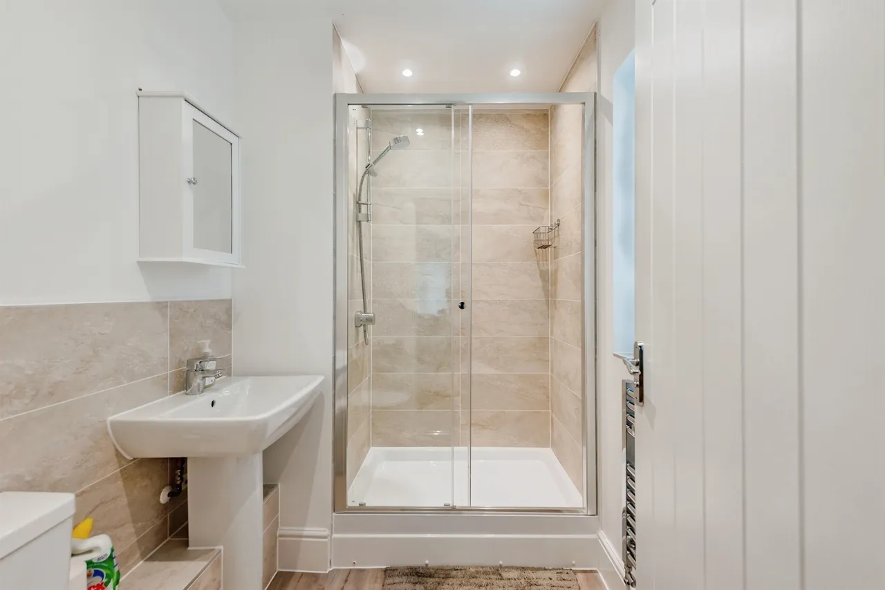 Hoadley Road, Horley, RH6, photo 7