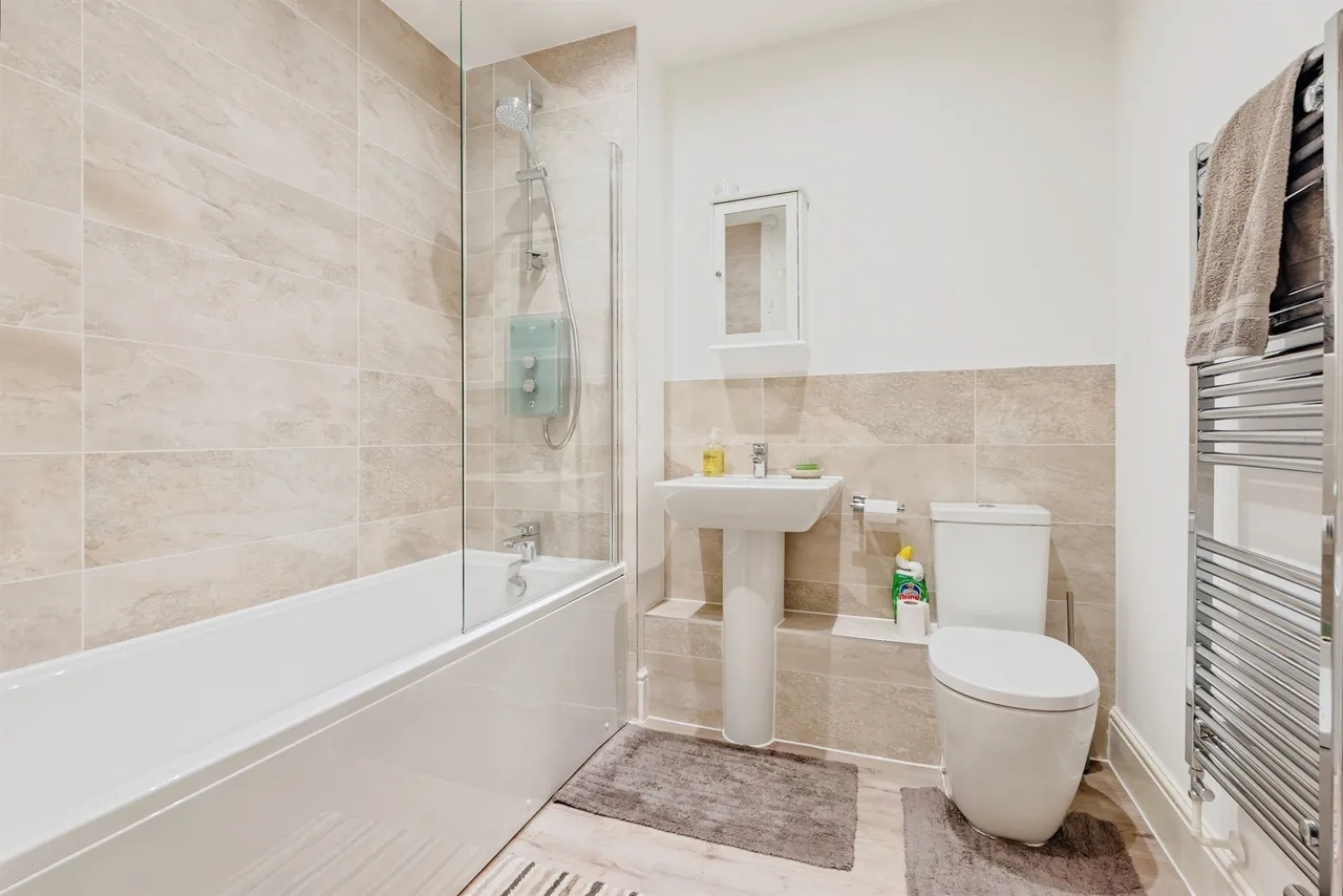 Hoadley Road, Horley, RH6, photo 9