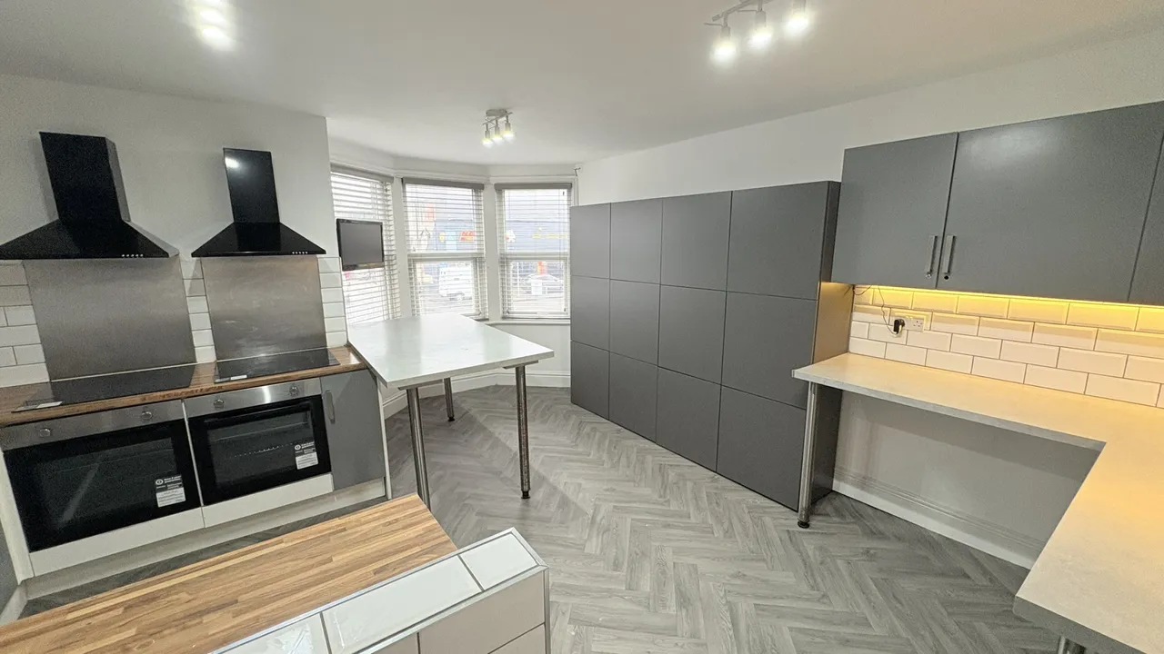 Bow Lane, Preston, Lancashire, PR1 8ND, photo 3