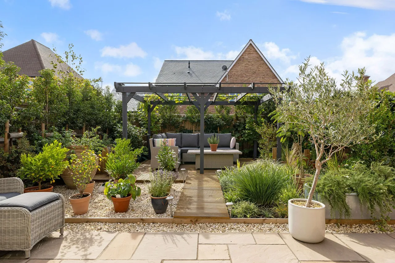 Beagle Lane, Cranleigh, GU6, photo 19