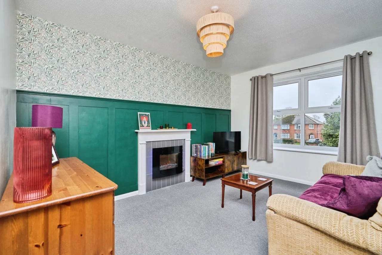 York Avenue, East Cowes, PO32, photo 3