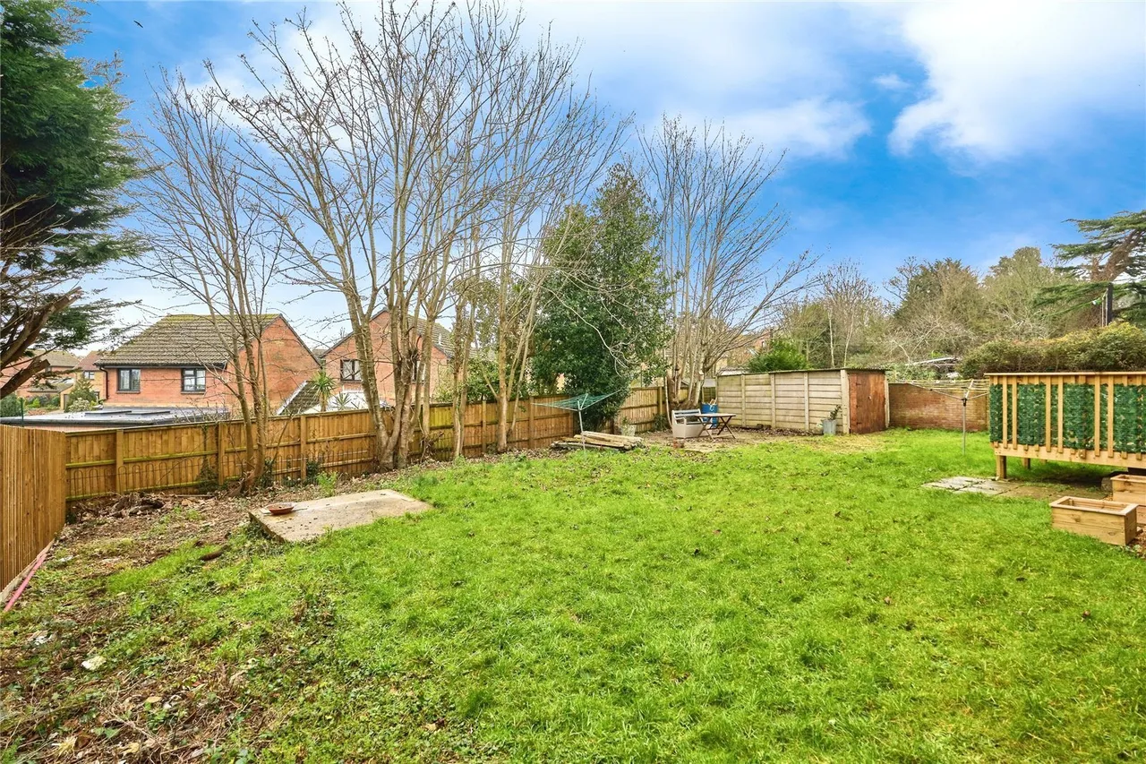 York Avenue, East Cowes, PO32, photo 9