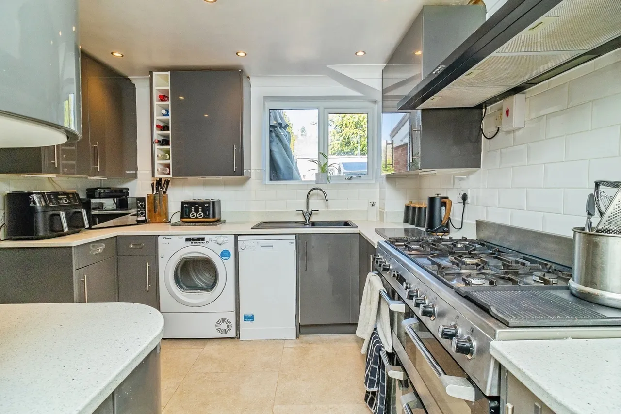 Thames Close, Bletchley, Milton Keynes, Buckinghamshire, MK3, photo 3