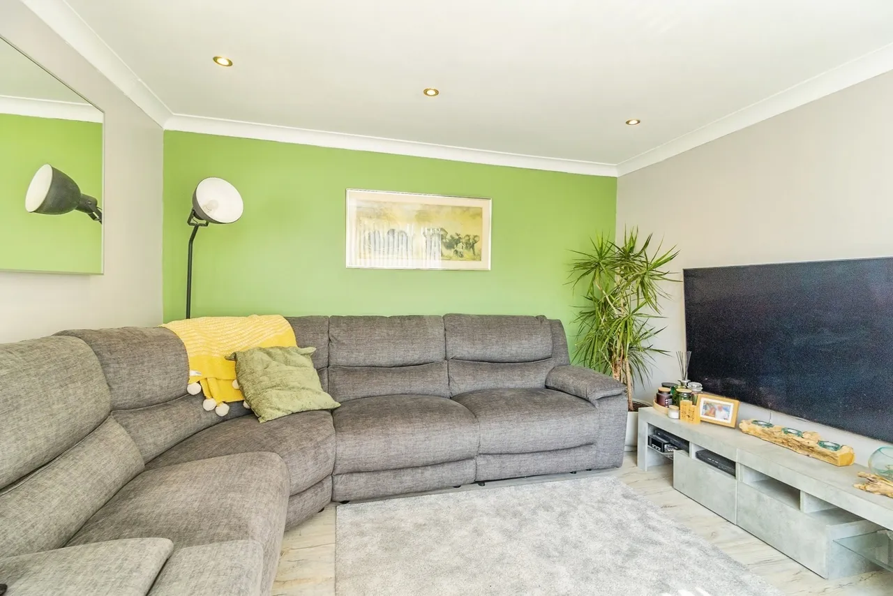 Thames Close, Bletchley, Milton Keynes, Buckinghamshire, MK3, photo 2