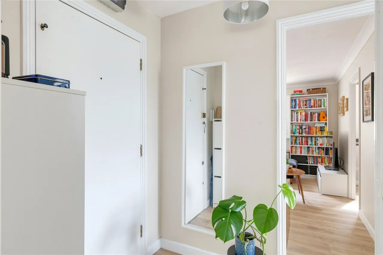 Nevinson Close, London, SW18, photo 9