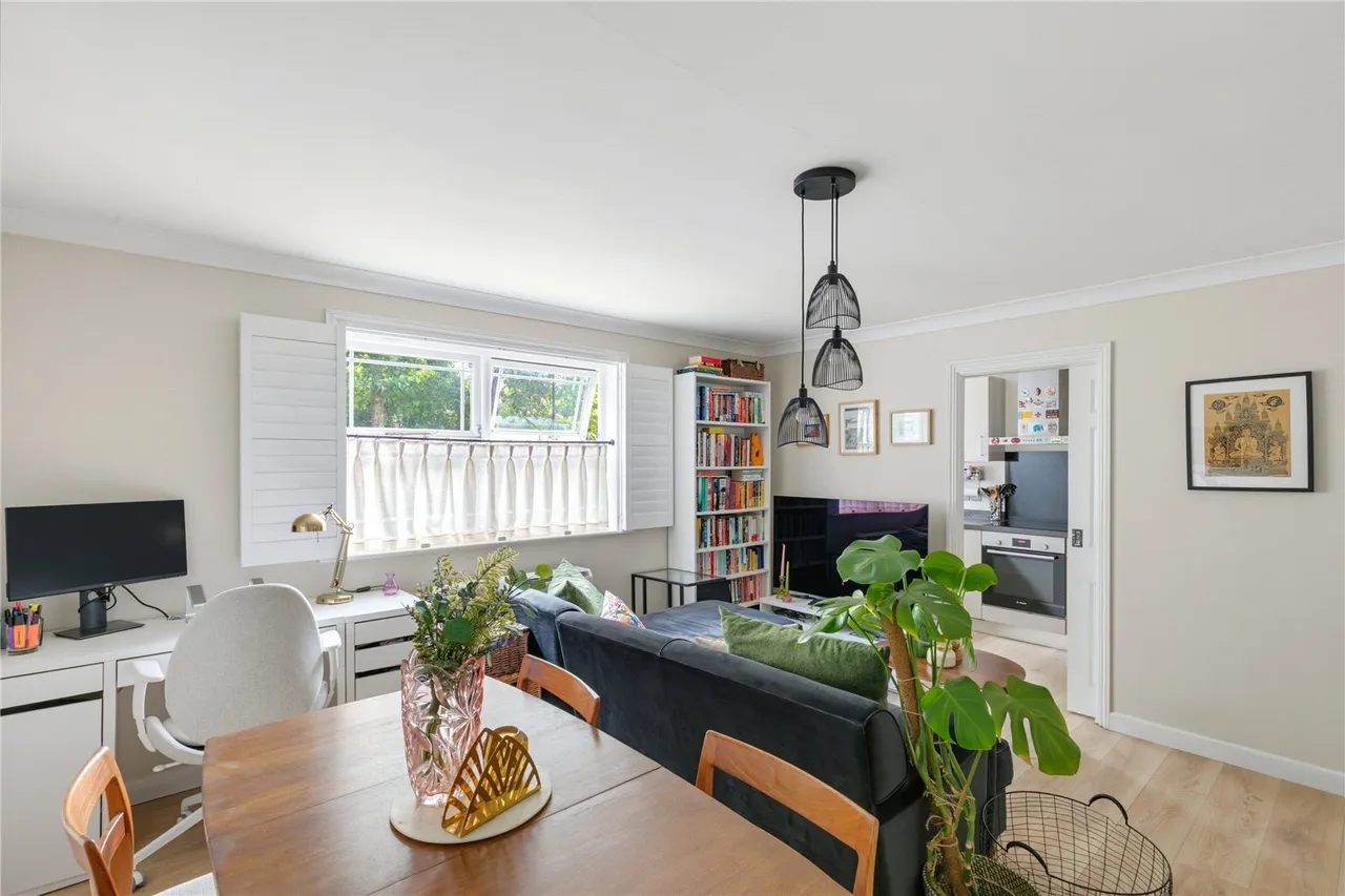 Nevinson Close, London, SW18, photo 3