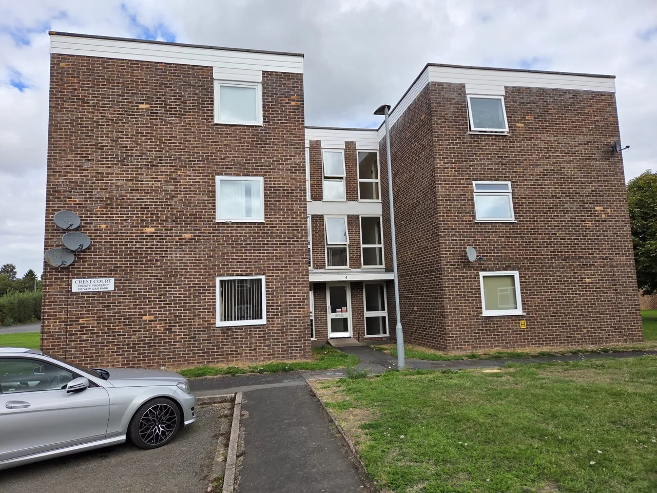 1 bed flat to rent, Crest Court, Bobblestock, HR4