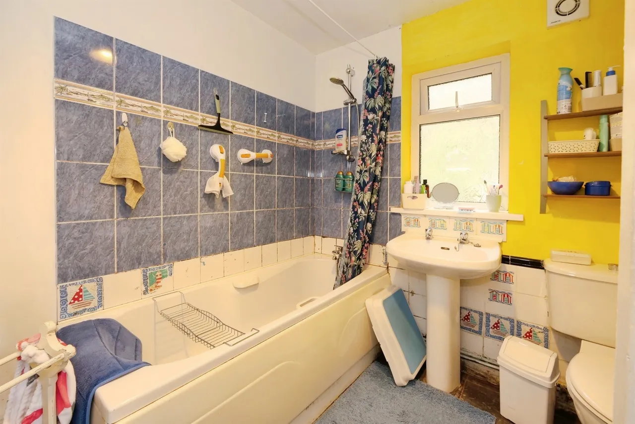 Long Row, Ferndale, CF43, photo 13