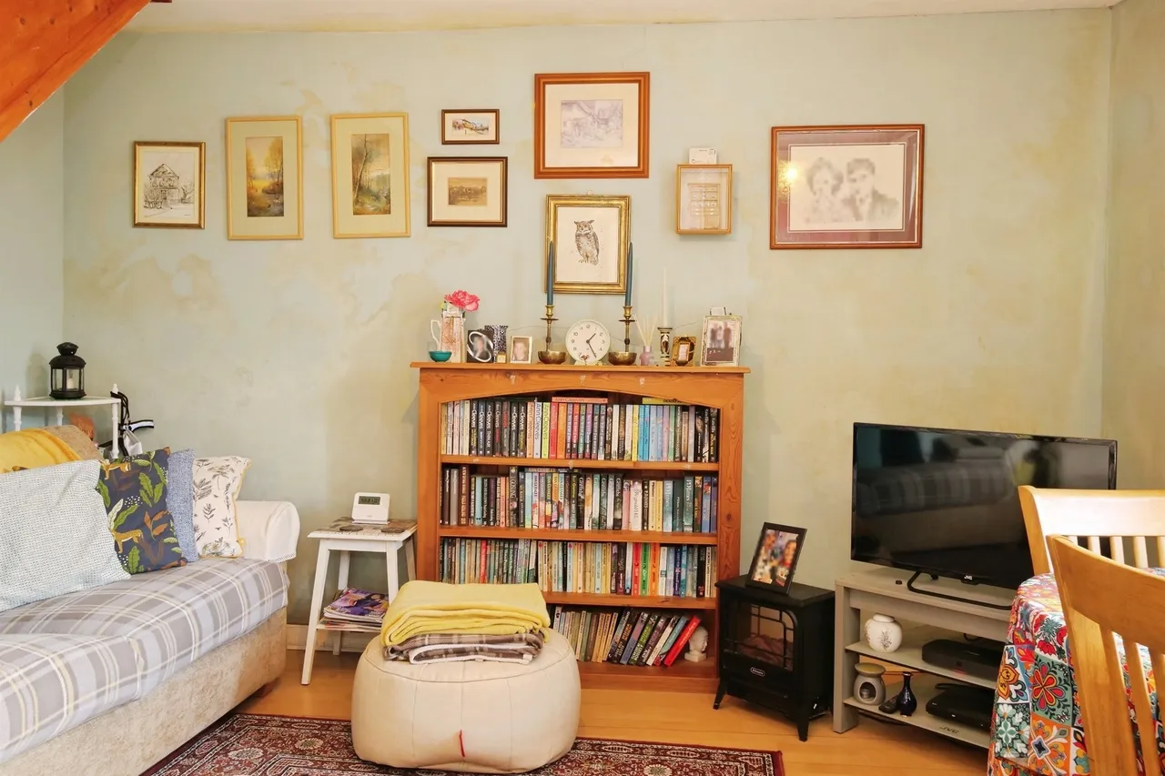Long Row, Ferndale, CF43, photo 5