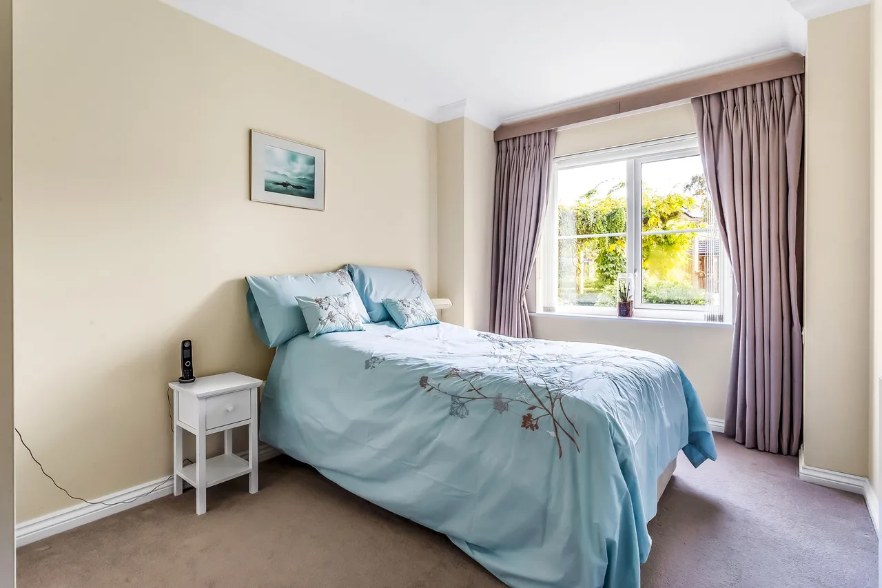 Kingston Avenue, Leatherhead, KT22, photo 11