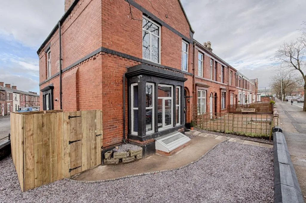 Heywood Street, Bury, BL9, photo 12