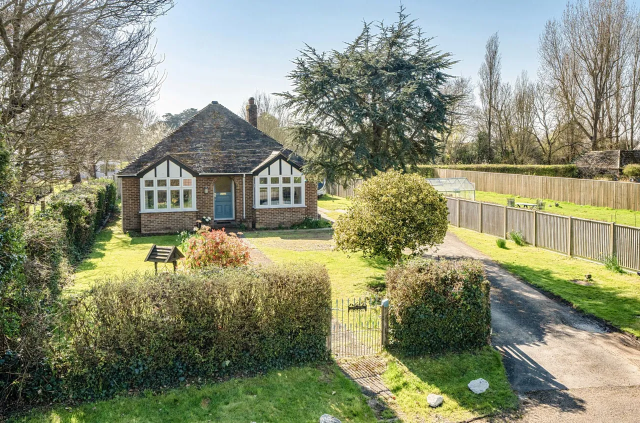 3 bed property for sale, Acre Street, West Wittering, PO20