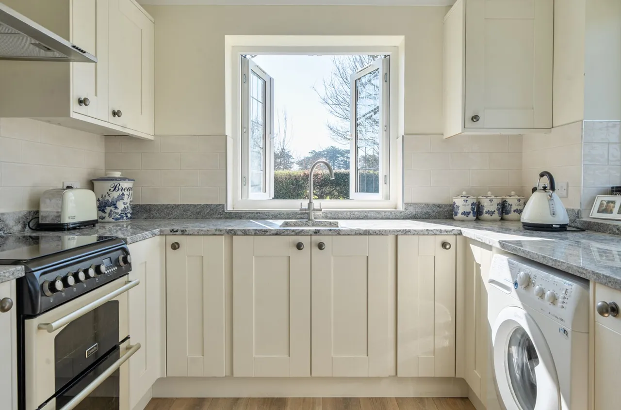 Acre Street, West Wittering, PO20, photo 11